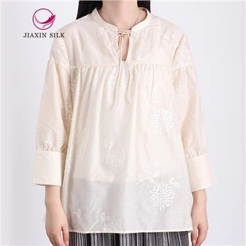 Tikand Kaelusega naiste pluus